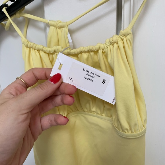 Frankie’s bikini - Picture 4 of 4